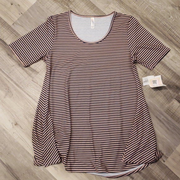 Lot of 2 lularoe perfect T - Picture 3 of 4